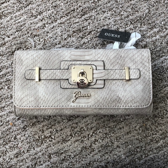 Guess Greyson Wallet - Picture 1 of 4